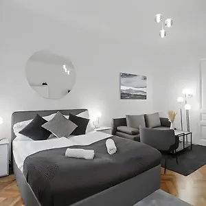  Apartment Apartment, Central, 2 Min To U1 Keplerplatz, Monthly Only