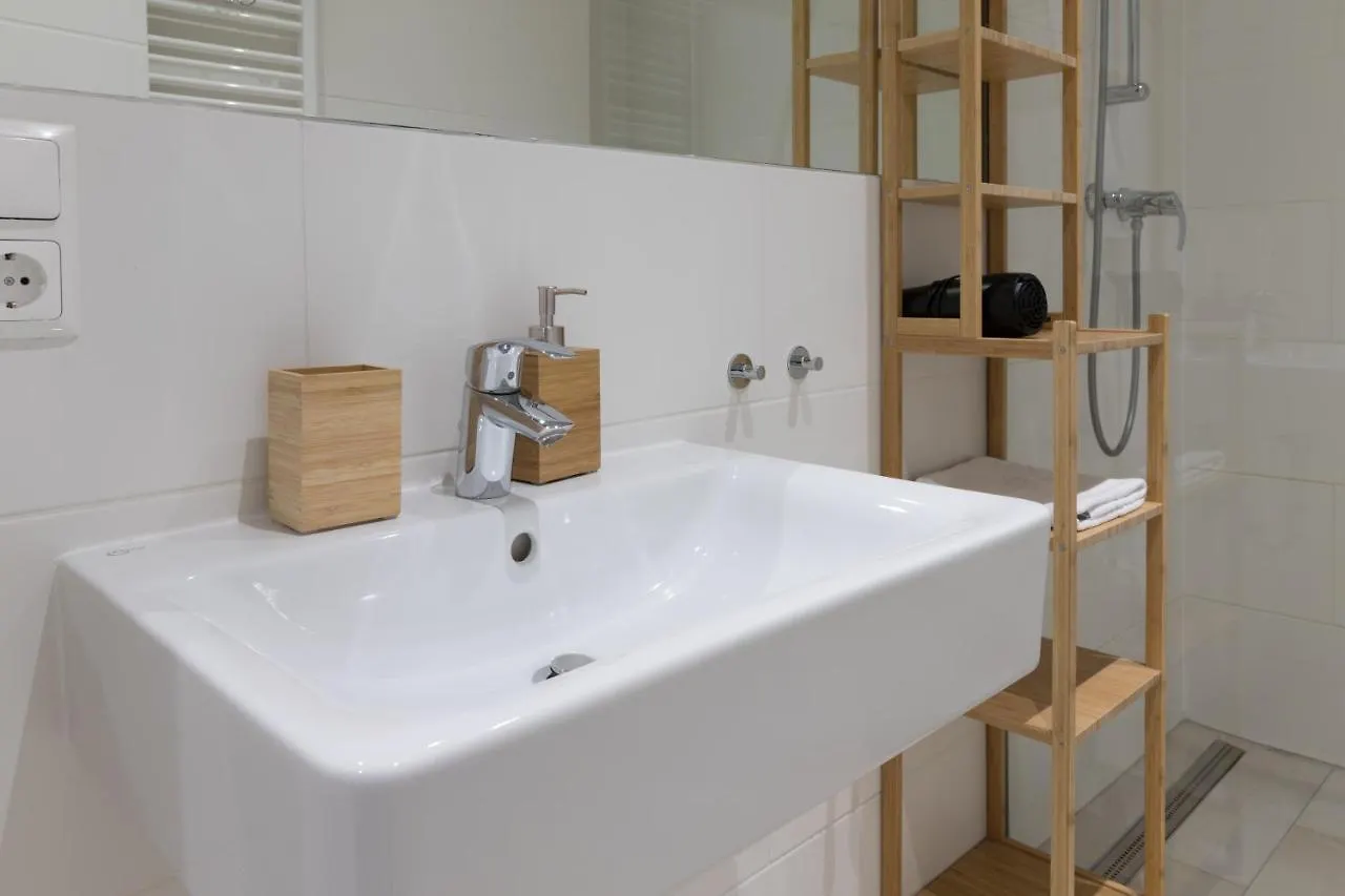 Yeshello Belvedere Apartment Vienna